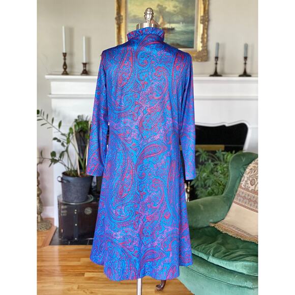 70s Vintage Dress, Paisley Blue and Magenta Print, size S or M, button missing - Picture 4 of 4